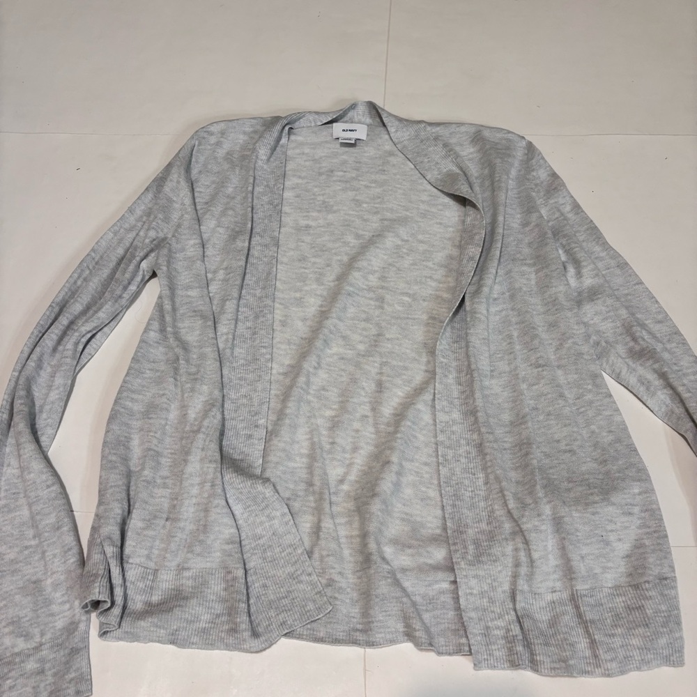 ⭐️Old Navy Light Gray Women's Cardigan - Picture 3 of 7